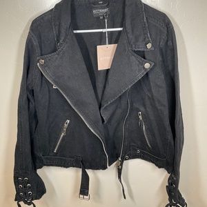 Kittenish Trendsetter Jet black Denim Jacket size medium. NWT